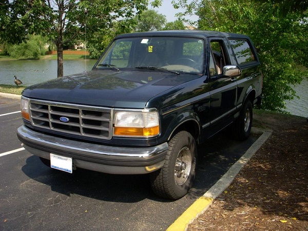 Photo to the 1995 Ford Bronco XLT