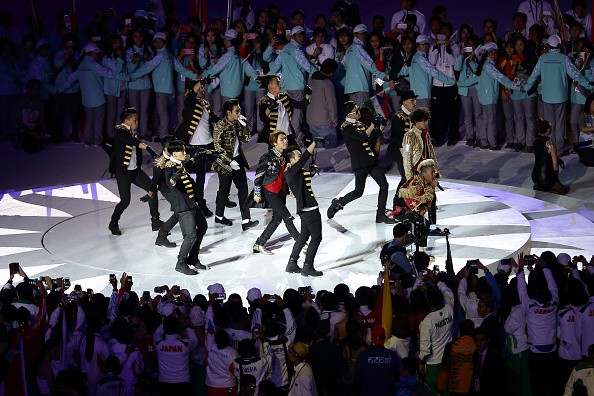BIGBANG performed during the 2014 Asian Games at Incheon Asiad Main Stadium.