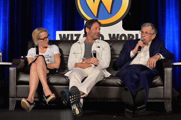 Actress Gillian Anderson, Actor David Duchovny and Actor William B. Davis speak onstage during Wizard World Comic Con Chicago 2016